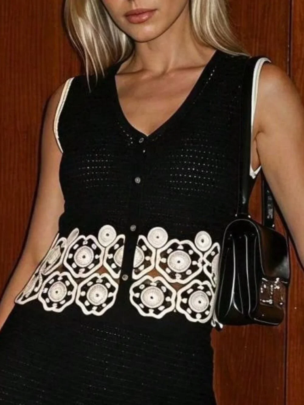 Black Casual Women's Hollow Embroidered Sleeveless Knit Vest Top